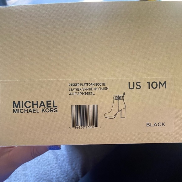 Michael Kors Women's Black Leather Parker Platform Bootie Boots 4" Heel 10M New! - Picture 9 of 10